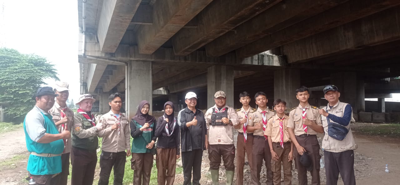 “Kolaborasi Pramuka Kwarcab Kab. Bandung dan Universitas Telkom dalam Kerja Bakti Lingkungan”