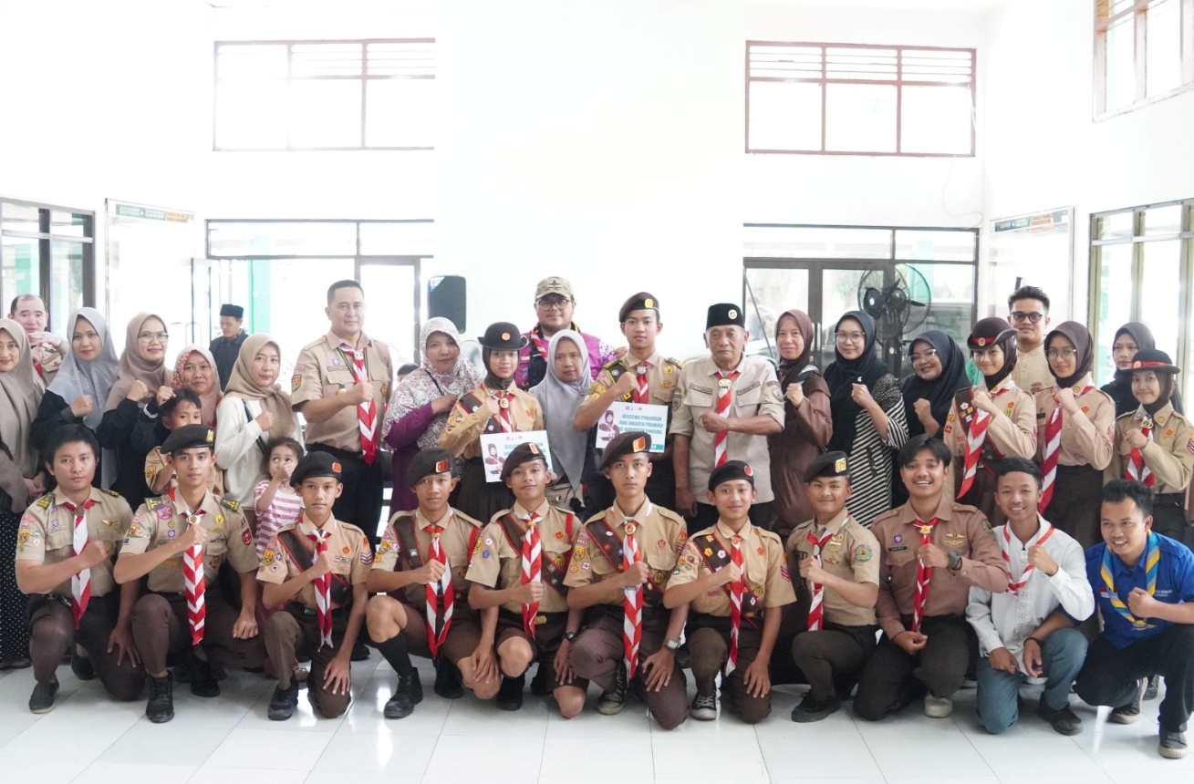 Kwarcab Kabupaten Bandung Serahkan Bantuan Beasiswa 