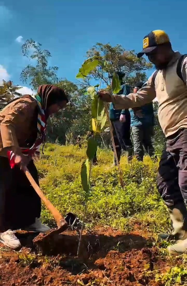Pramuka Kabupaten Bandung Gelar Penanaman 150 Pohon di Buper Gentong Bedas